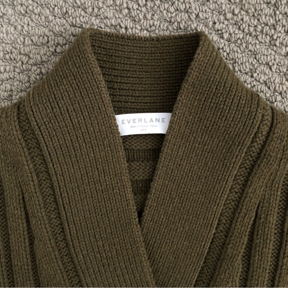 Everlane The Wool-Cashmere Ribbed V-Neck Cardigan - Picture 3 of 7